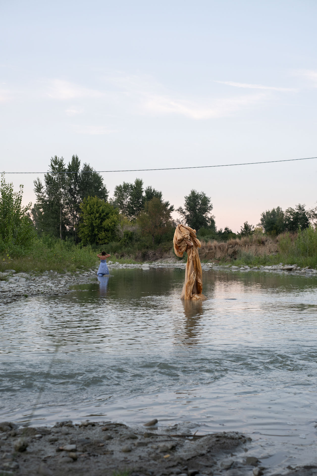 Guado – performance coreografica di gruppo nanou, foto di Chiara Pavolucci al Festival Crisalide di Forlì